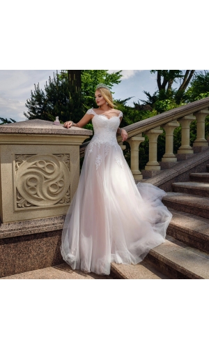 Plus size weddingdeluxe brudekjole med corsage