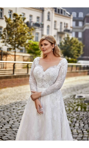 Arlet rosa plus size brudekjole med blonde ærme