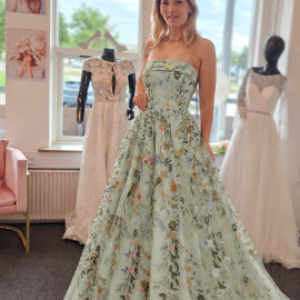 Blomster og blade dream dress fra bridalstore.dk