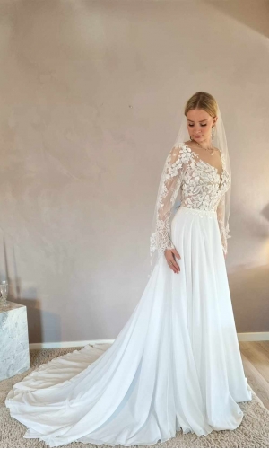 Brudekjole med blonde  og ærmer Lulux