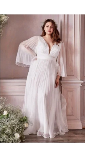 Plisseret plus size brudekjole med lynlås i ryggen Plisseret plus size brudekjole med lynlås i ryggen