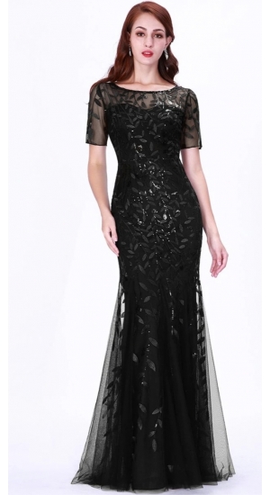 Happy end date kort plussize kjole med ærme  Happy end date kort plussize kjole med ærme