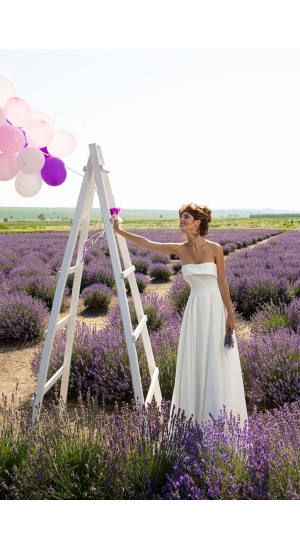 Eleganza brudekjole med off skulder  Eleganza brudekjole med off skulder