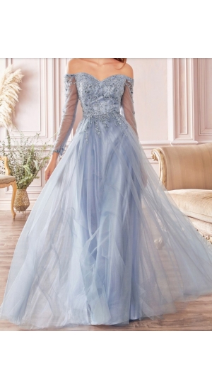 Cindarella  festkjole med ærme