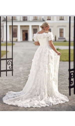 Prinsesse plus size brudekjole med blomster ærme