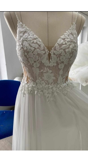 Amelia brudekjole med strop og chiffon