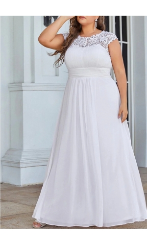 Plus size brudekjole med blonde