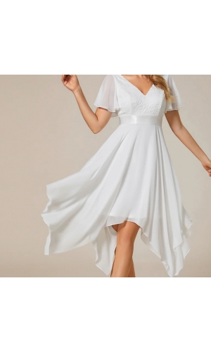 Konfirmations kjole med let chiffon skørt lille ærme