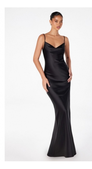 T2000p enkel kjole satin i rød, blå, sort , blush