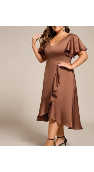 Nora plussize  enkel satin med v ryg og let skørt i flere farver   Nora plussize  enkel satin med v ryg og let skørt i flere farver