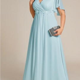 Baby blue kjole i plussize med ærme og blomster 