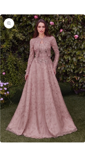 Kjole med bolero og glimmer og ærmer fra Bridalstore    Kjole med bolero og glimmer og ærmer fra Bridalstore