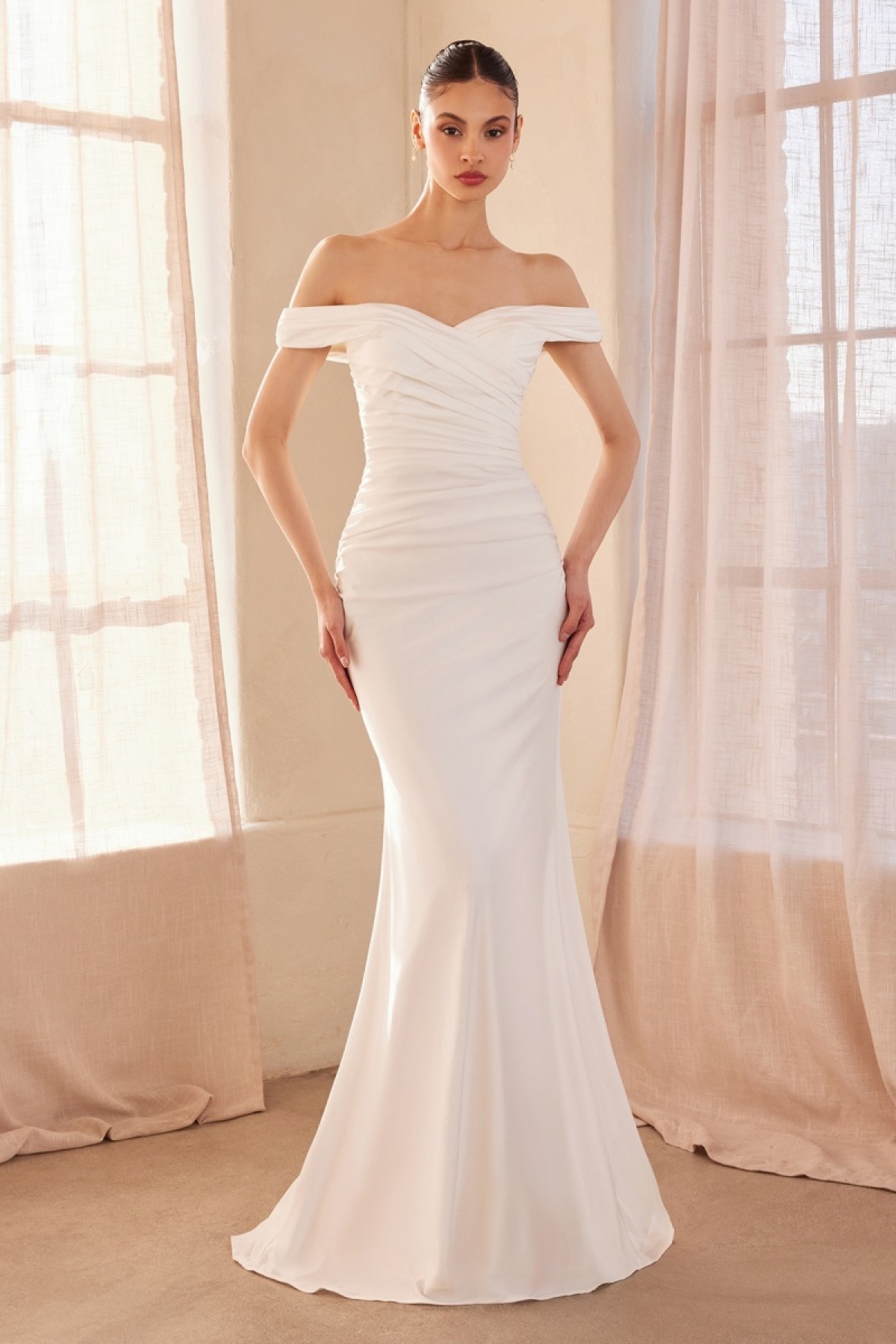Billig brudekjole til rådhusbryllup i satin | bridalstore.dk