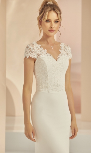 Brudetop i blonde med korte ærmer og V-udskæring E347 | bridalstore.dk