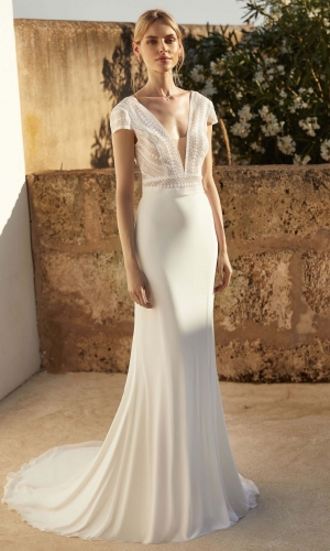 Brudetop i blonde med korte ærmer og V-udskæring E410 | bridalstore.dk