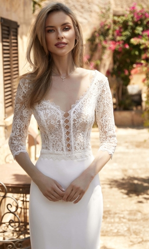Brudetop i blonde med 3/4 ærmer og V-udskæring E411 | bridalstore.dk