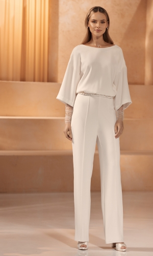 Brudetop i stretch-crepe med 3/4 ærmer og båddekollete E417 | bridalstore.dk