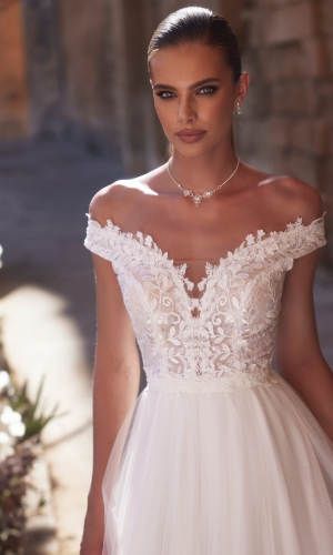 Brudetop i blonde med korte ærmer E463 | bridalstore.dk