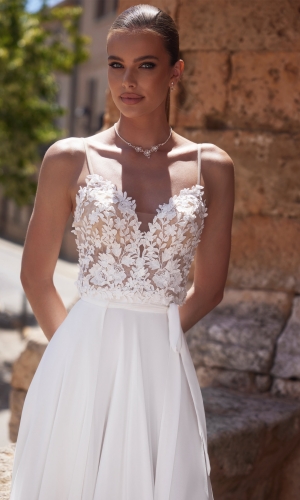 Brudekorset i blonde og tyl med stropper E464 | bridalstore.dk