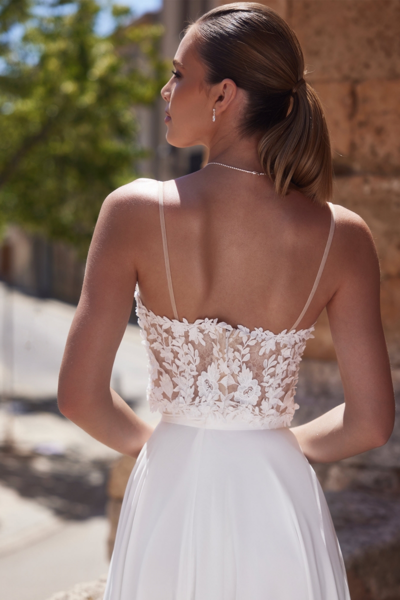 Brudekorset i blonde og tyl med stropper E464 | bridalstore.dk