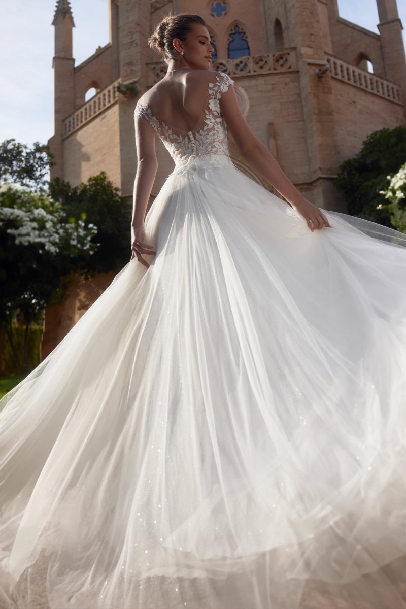 Brudetop i blonde uden ærmer E479 | bridalstore.dk