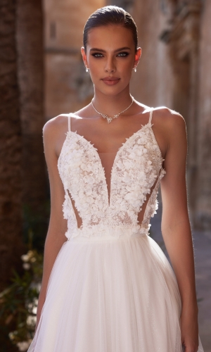 Brudekorset i tyl og blonde med stropper E482 | bridalstore.dk