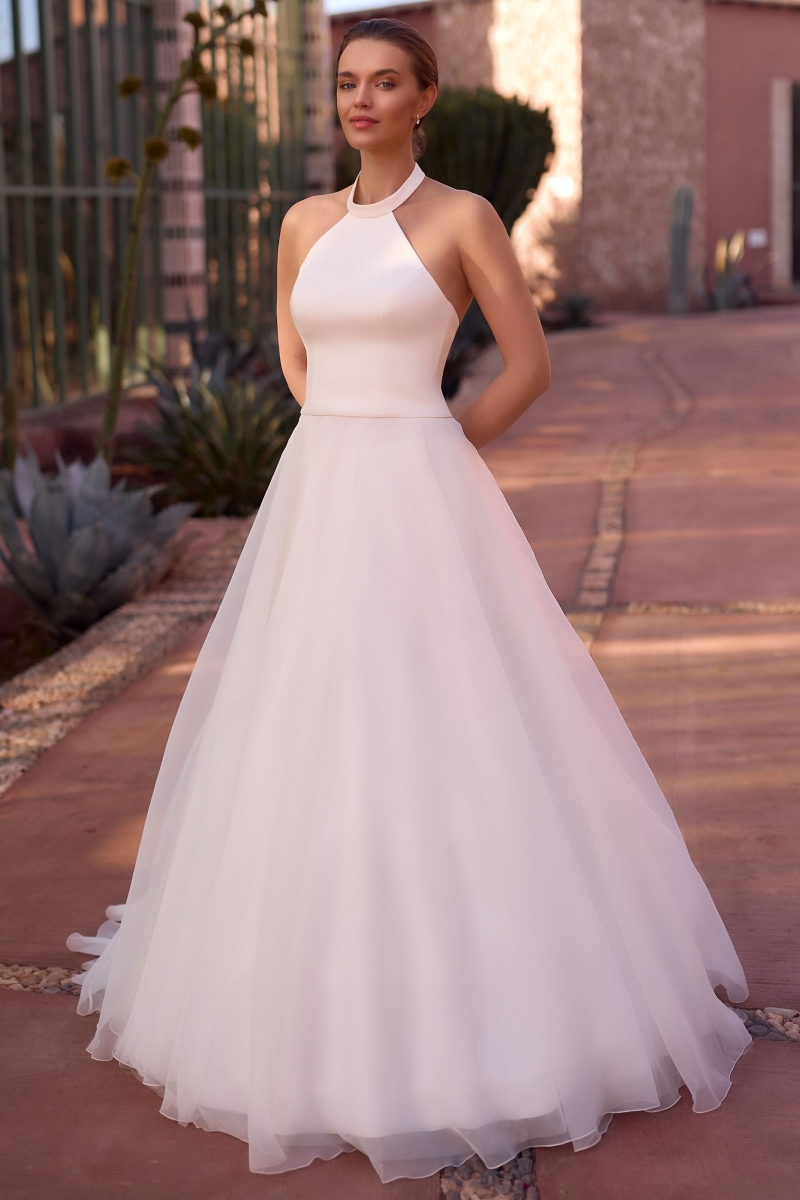 Brudetop i stretch-crepe med halterneck E500 | bridalstore.dk