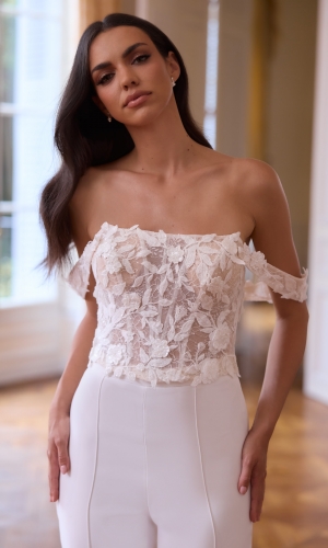 Brudekorset i blonde med off-shoulder ærmer E512 | bridalstore.dk