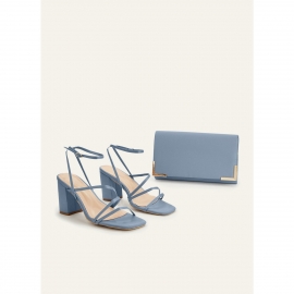 Lyseblå sandaler i mat satin | bridalstore.dk