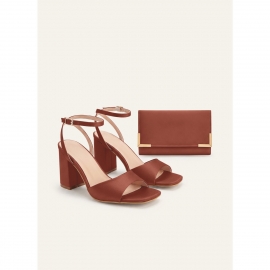 Brune sandaler i stretch satin | bridalstore.dk