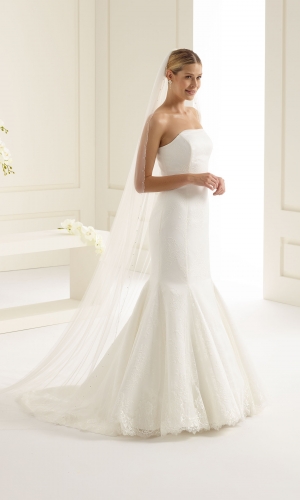 Brudeslør S154 i blød tyl med glasperlekant, 128 krystaller 300 cm | bridalstore.dk