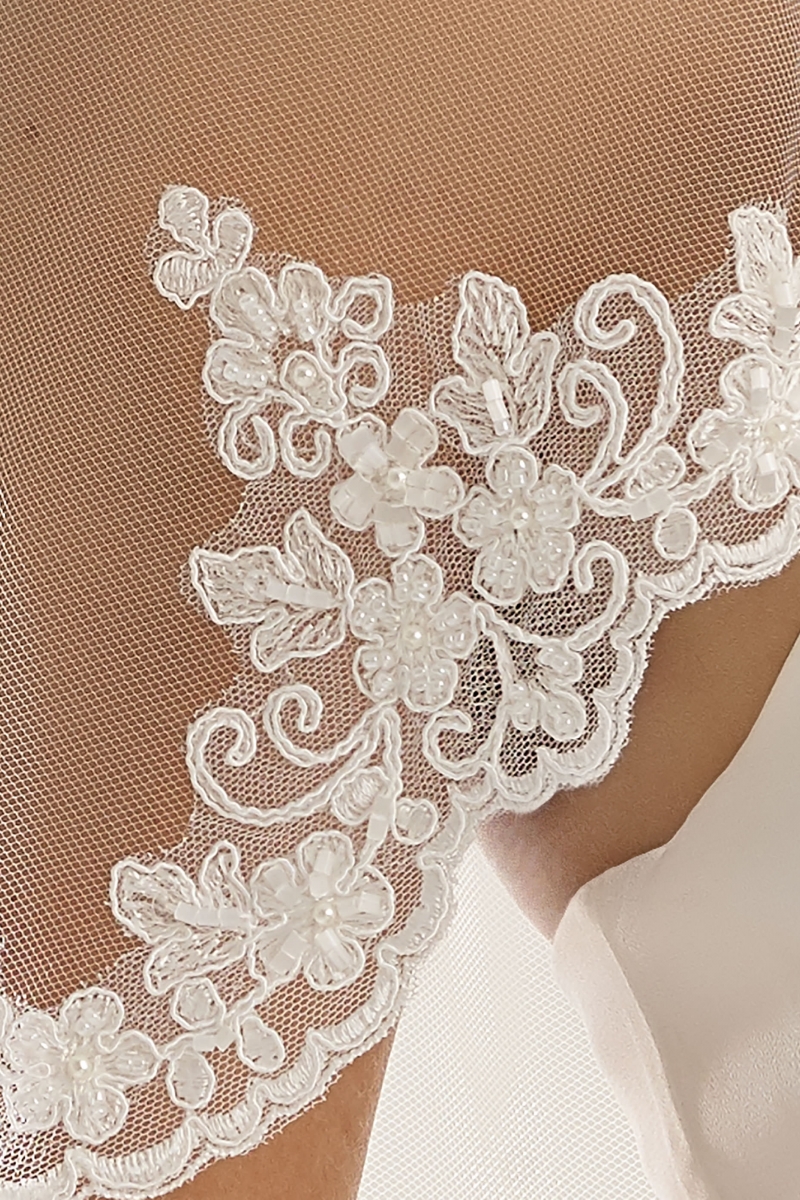 Brudeslør S164 i blød tyl med blondekant med glasperler 220 cm | bridalstore.dk