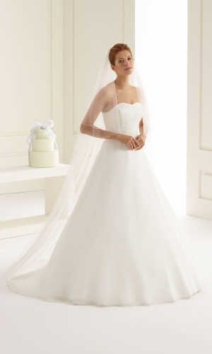 Brudeslør S203 i blød tyl med glasperlekant 300 cm | bridalstore.dk