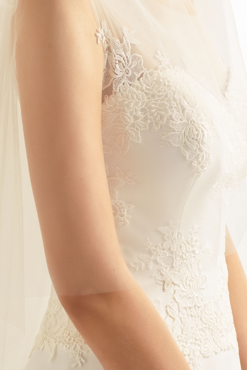 Brudeslør S251 i blød tyl med cut edge-kant 220 cm | bridalstore.dk