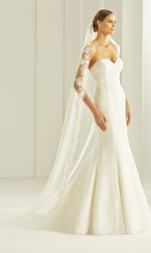 Brudeslør S274 i blød tyl med perlebroderet blondekant 250 cm | bridalstore.dk