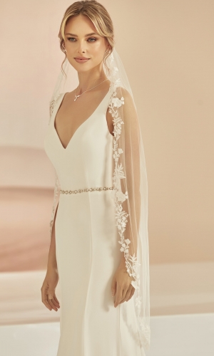 Brudeslør S413 i blød tyl med perlebroderet blondekant 110 cm | bridalstore.dk