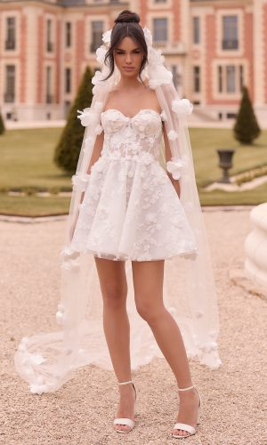 Brudeslør S546 i blød tyl med 3D-blomster 300 cm | bridalstore.dk