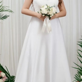 Enkel brudekjole i let tyl med dansk design | bridalstore.dk