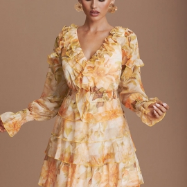 Gul blomstret festkjole med lange ærmer i chiffon | bridalstore.dk