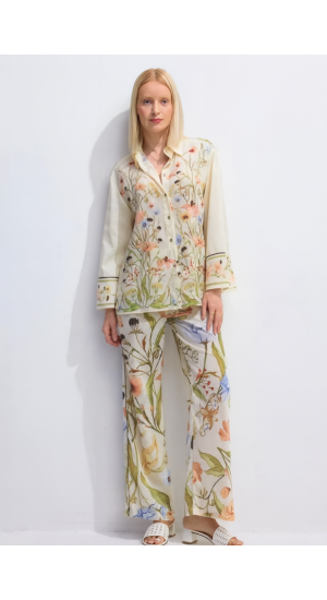 Viktoria og Karen 2 delt sæt, bukser og top I satin  Viktoria og Karen 2 delt sæt, bukser og top I satin