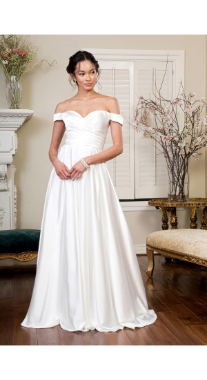 GL glat brudekjole med ærmer satin udsolgt pt !!! GL glat brudekjole med ærmer satin udsolgt pt !!!