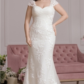 Havfrue brudekjole i plus size med blonder | bridalstore.dk