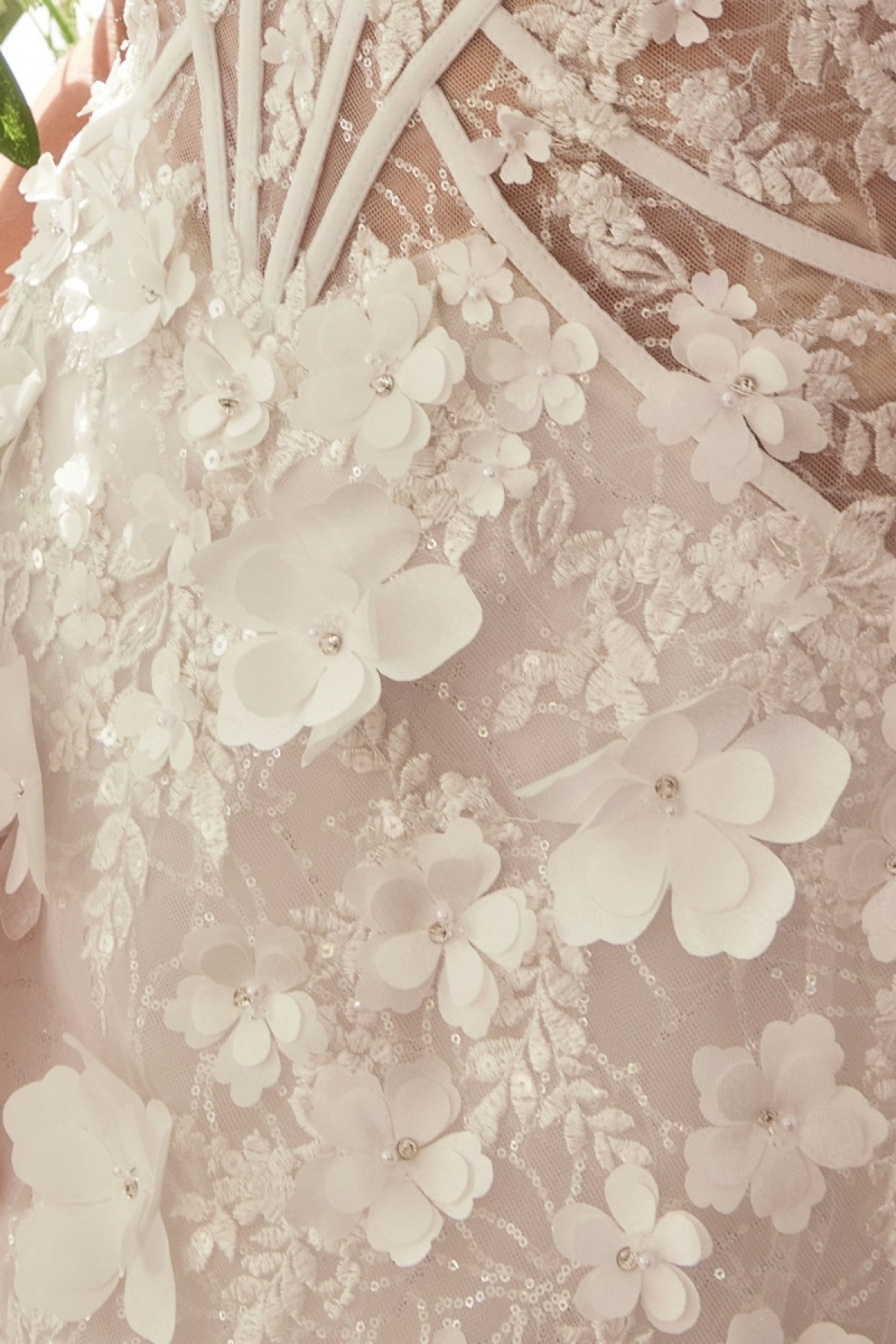 Kort hvid brudekjole WL083 stropløs med korsettop | bridalstore.dk