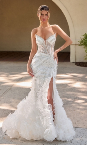 Lang brudekjole CC2488W i blonde med volanger i skørtet | bridalstore.dk