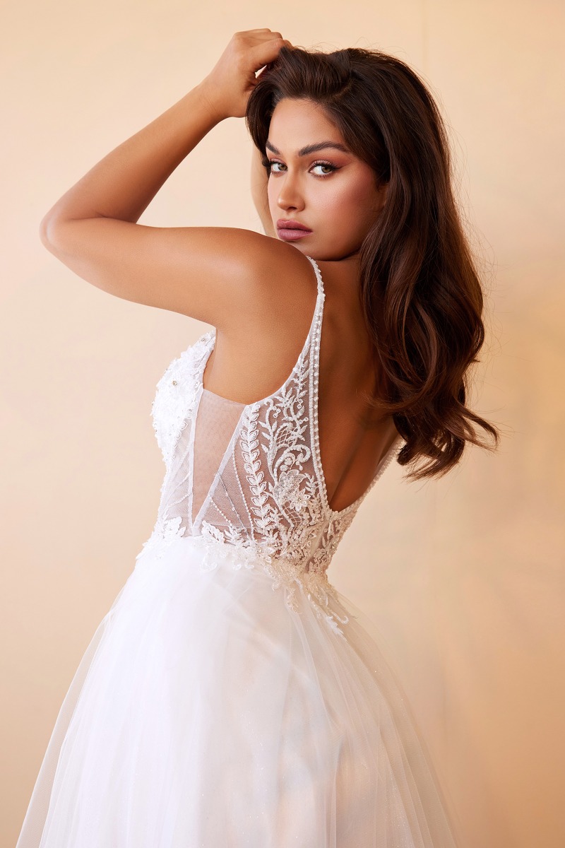 Lang brudekjole CD0195W i tyl med blonde på overdel | bridalstore.dk