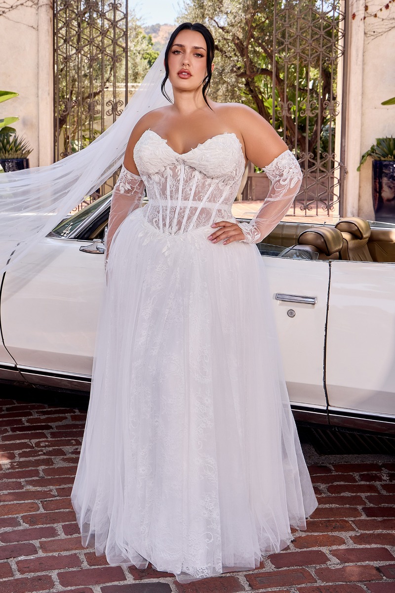 Lang brudekjole CD717W i glimmerstof med fyldigt skørt | bridalstore.dk