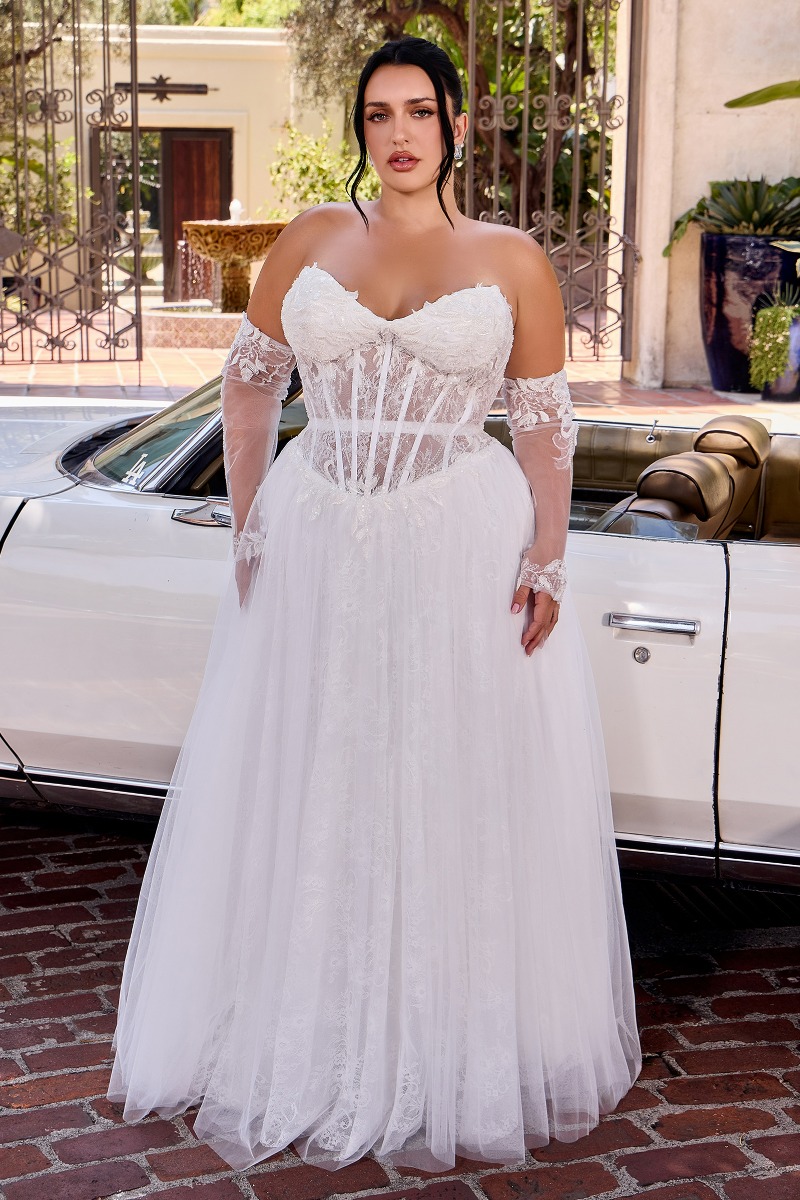 Lang brudekjole CD717W i glimmerstof med fyldigt skørt | bridalstore.dk