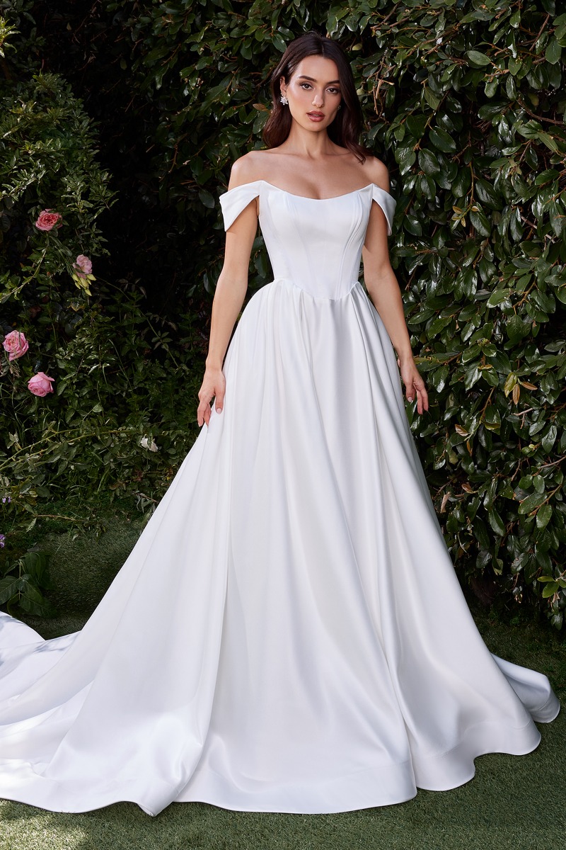 Lang brudekjole CDS513W i satin med fyldigt skørt | bridalstore.dk