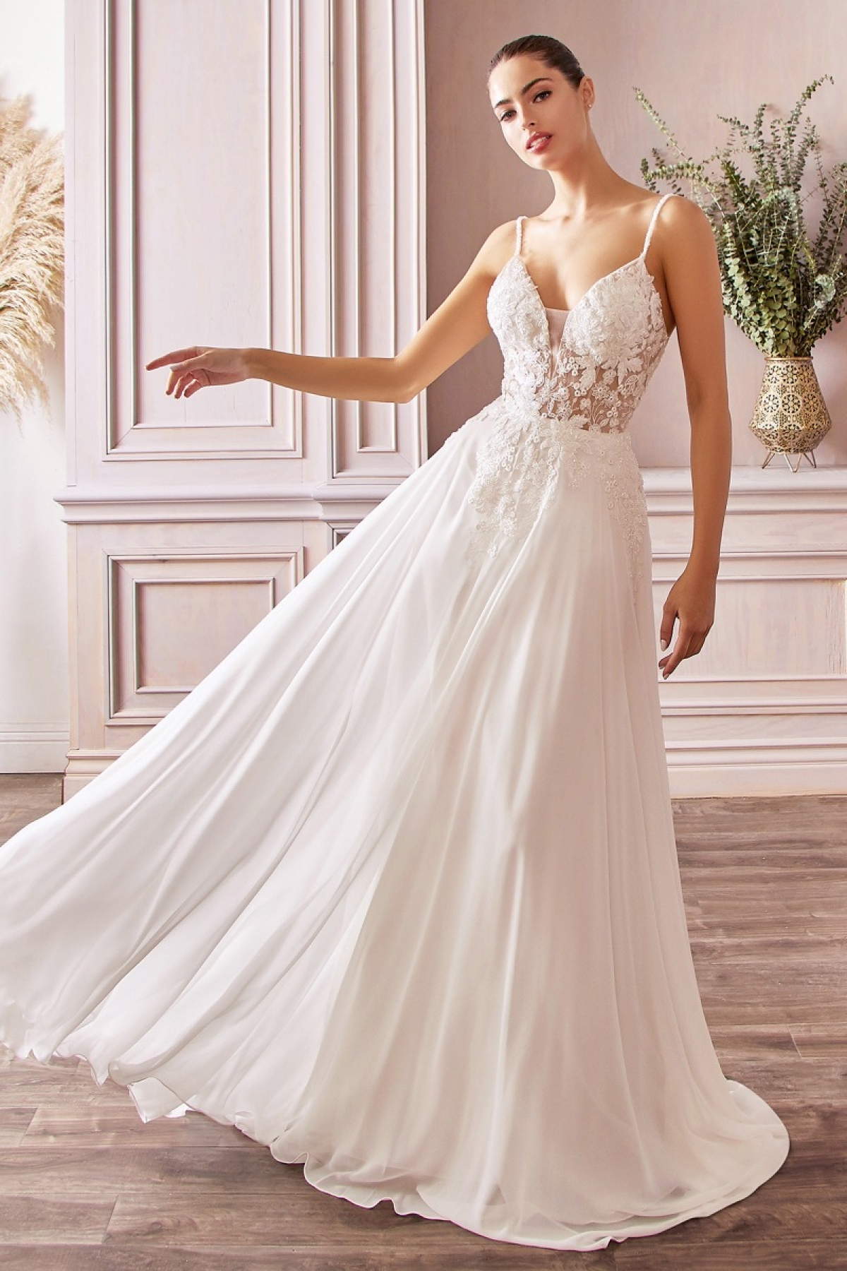 Lang brudekjole TY11 i tyl med blonde på overdel | bridalstore.dk