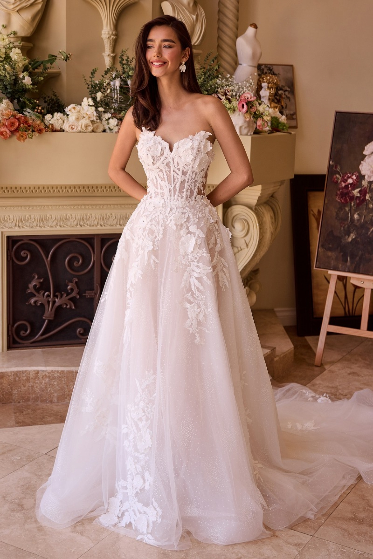 Lang brudekjole WL018 i tyl med blonde på overdel | bridalstore.dk